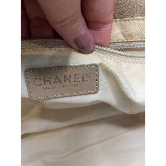 Chanel on the Go: Cream of the Crop – Preloved Travel Line Tote - Picture 5 of 14